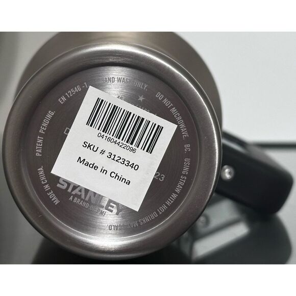 Stanley x Starbucks 2024 Taiwan 26th Anniversary Black Gold 40oz Tumbler - Picture 4 of 4